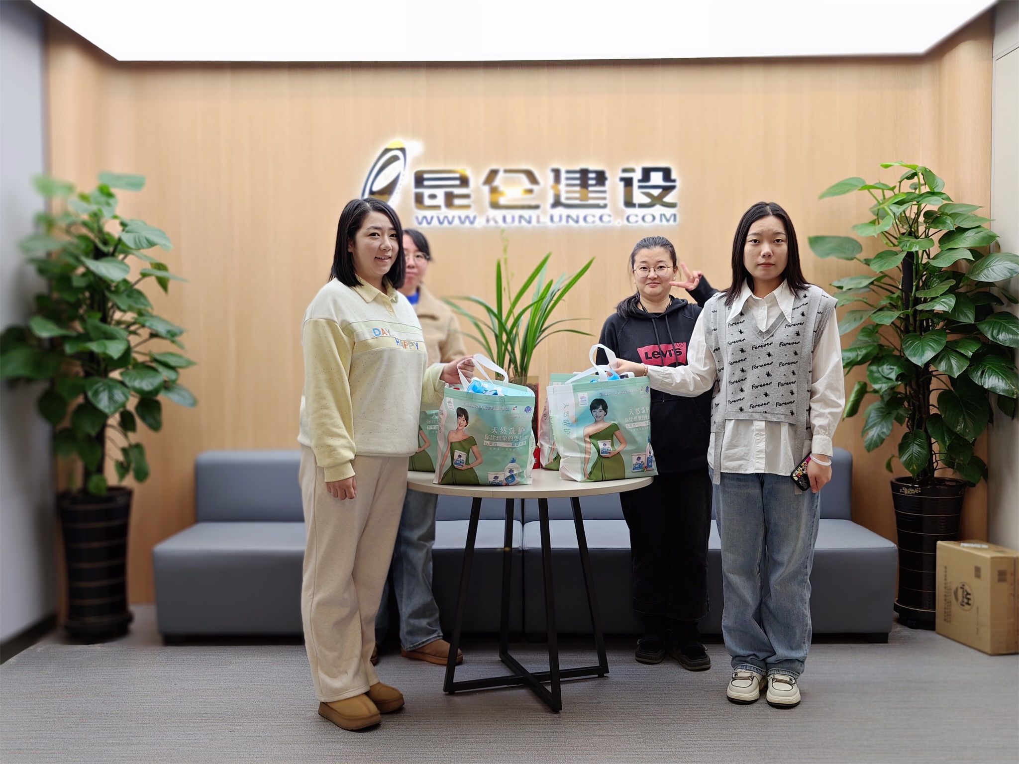 1741241919666535.jpg 7f8f4f78c9571f65f35c1c0fccf6807.jpg